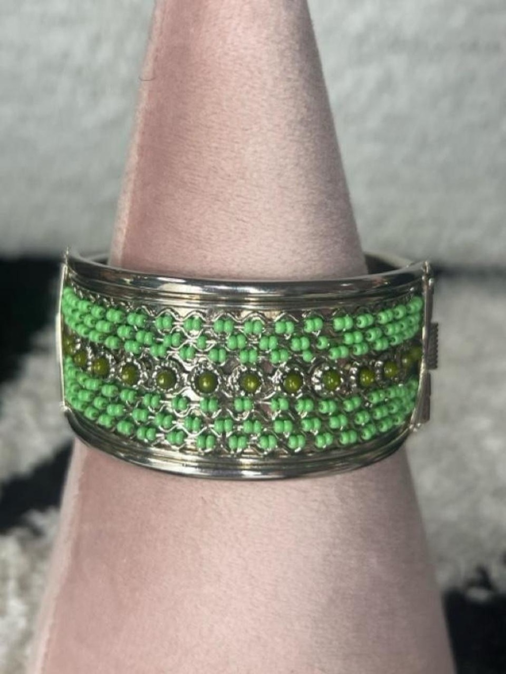 Y2K green beaded and silver toned hinged bangle bracelet clamper